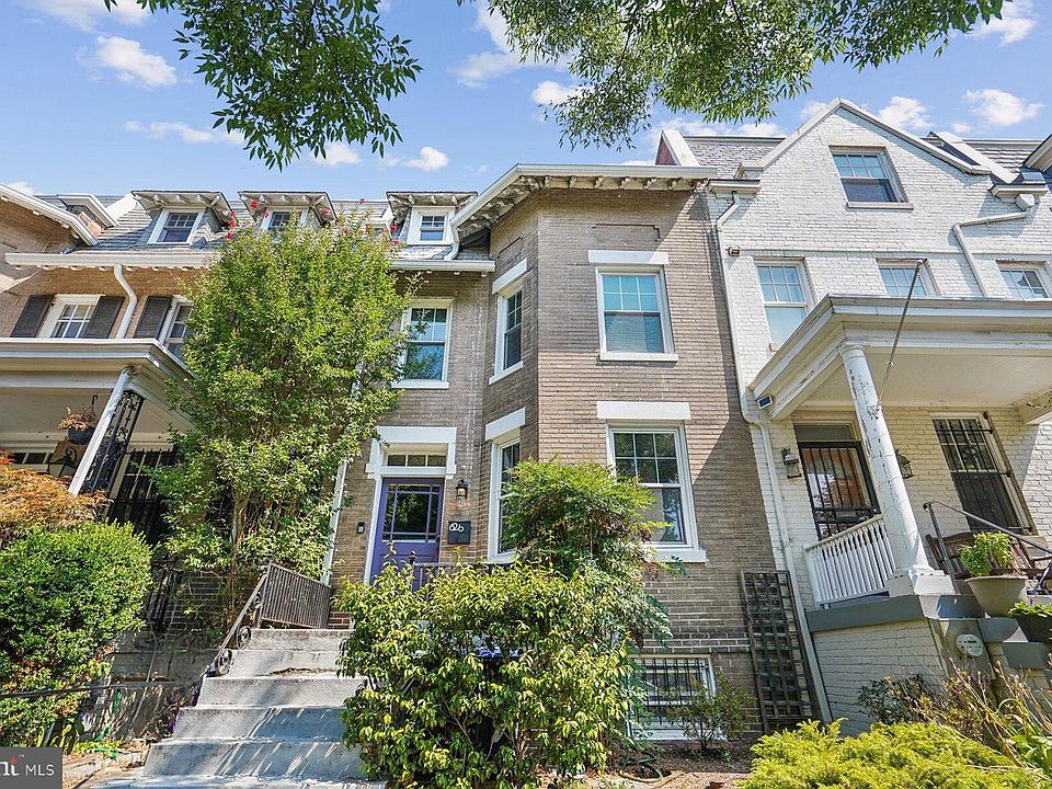 1st image of 626 D St NE