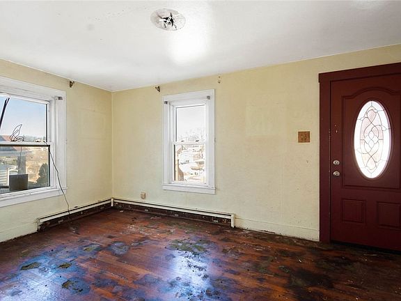 3rd image of 626 Hazel St