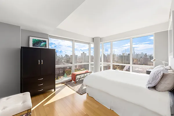 Sold by Compass | media 7