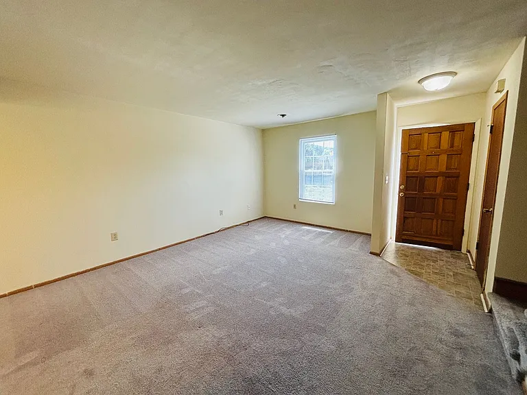 353 New Kent Rd — Photo 4