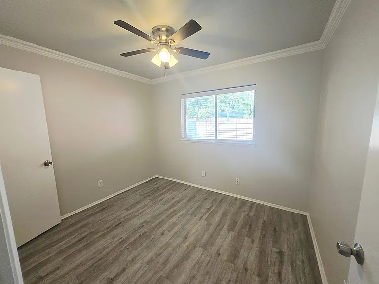734 Spring Lake Dr — Photo 17