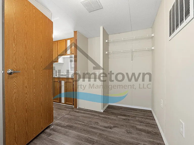 136 Cedar Hl — Photo 14