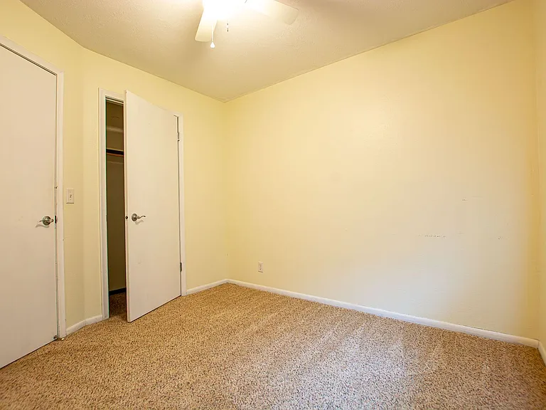 11106 V St — Photo 11