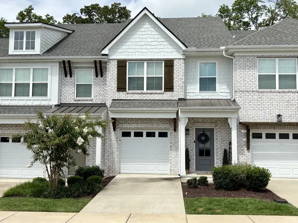 352 Banbury Dr, Gallatin, TN 37066