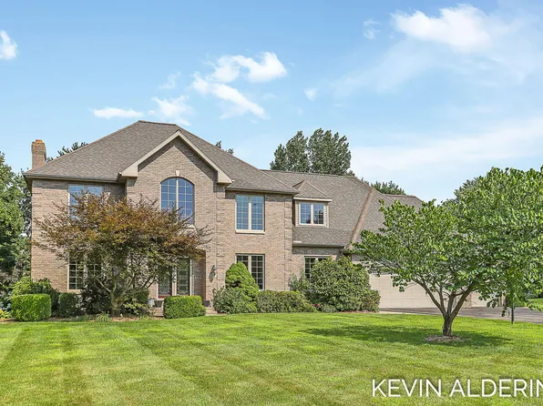 935 Chelsea Ct, Holland, MI 49423