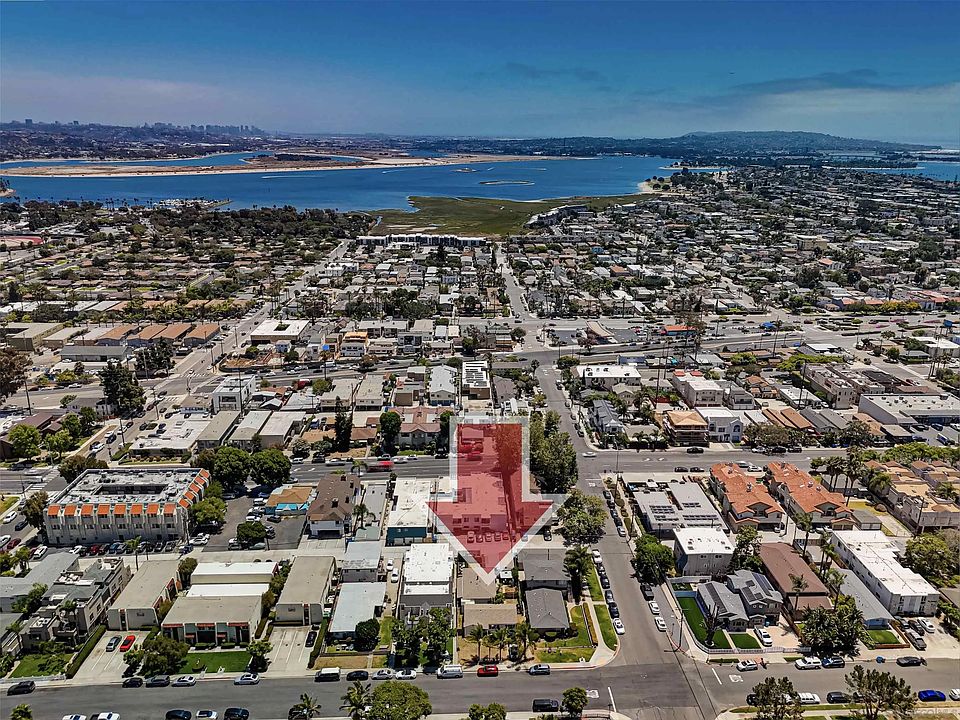 1st image of 2109-11 Felspar St
