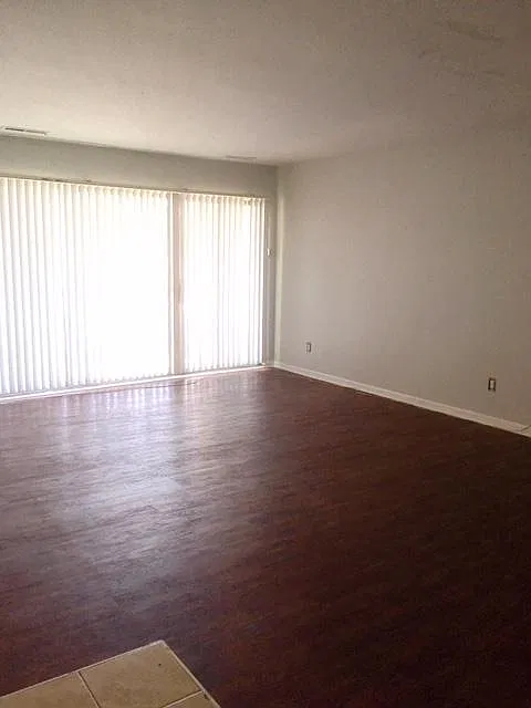 2 bed, 1083 sqft, $1,600 — Photo 3
