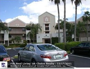 4th image of 7548 Fairfax Dr #211