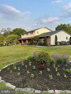 2nd image of 86 Doe Run Dr