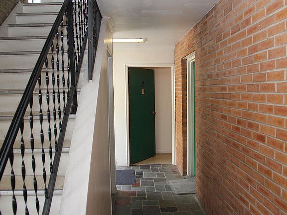 3rd image of 2703 Coy St APT 4
