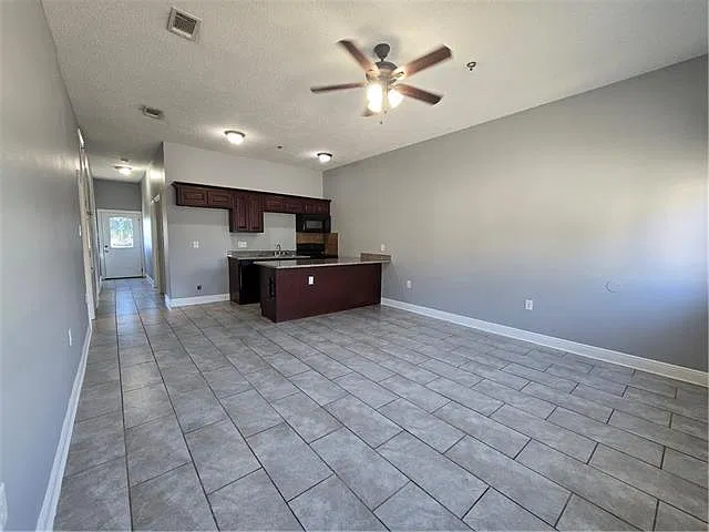 2 bed, 1.0 bath, 1000 sqft, $1,200 — Photo 4