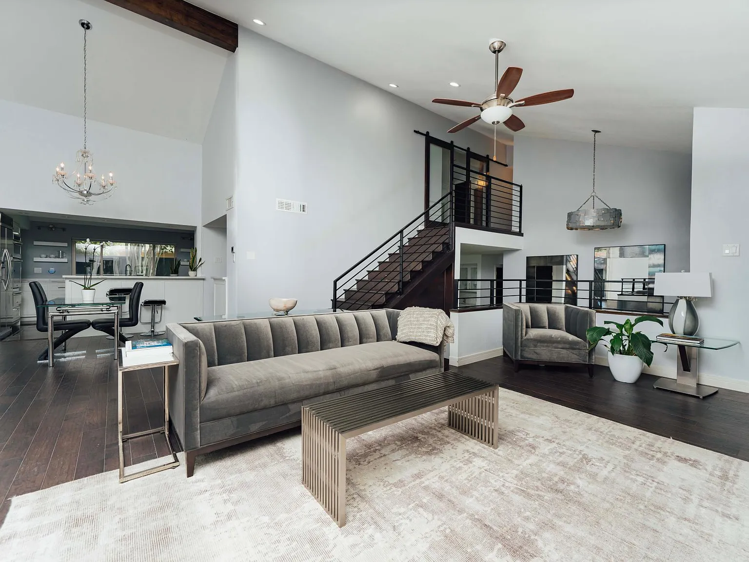 5 bed, 3990 sqft, $5,850 — Photo 1