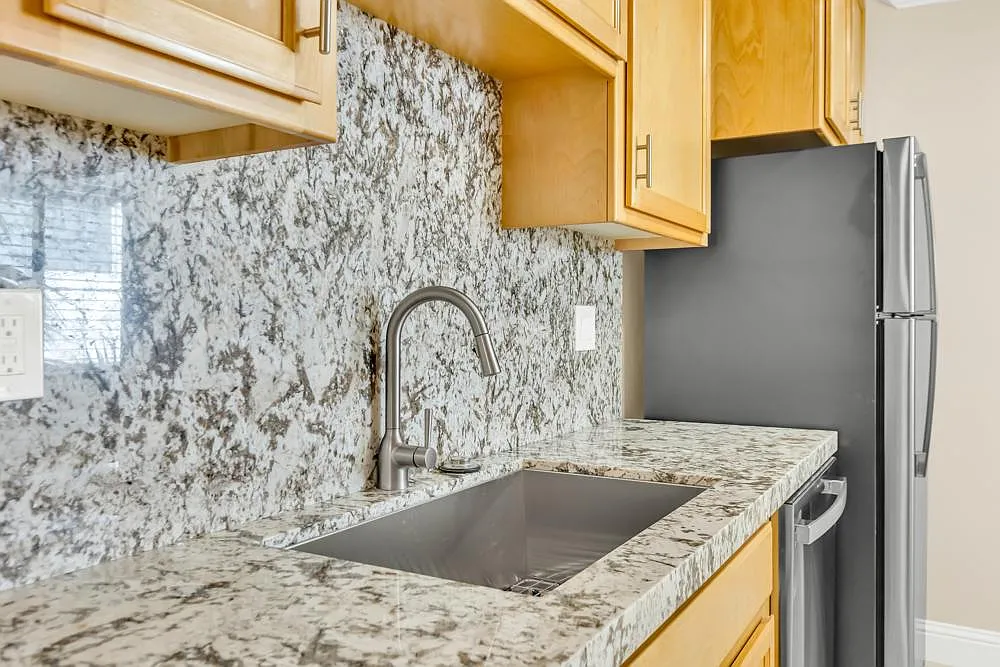 2 bed, 665 sqft, $1,675 — Photo 4