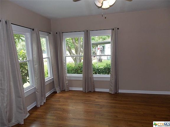2nd image of 1078 E Humphreys St