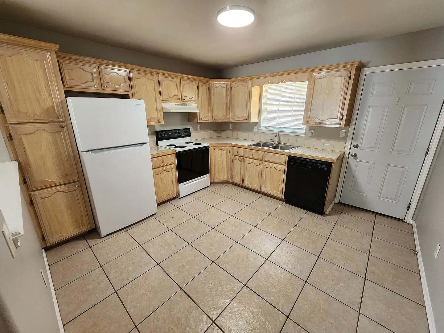 2525 Chuparosa Court — Photo 4