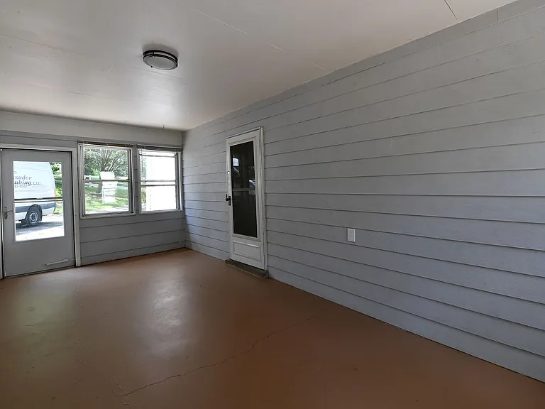 2706 Christy Ave — Photo 38