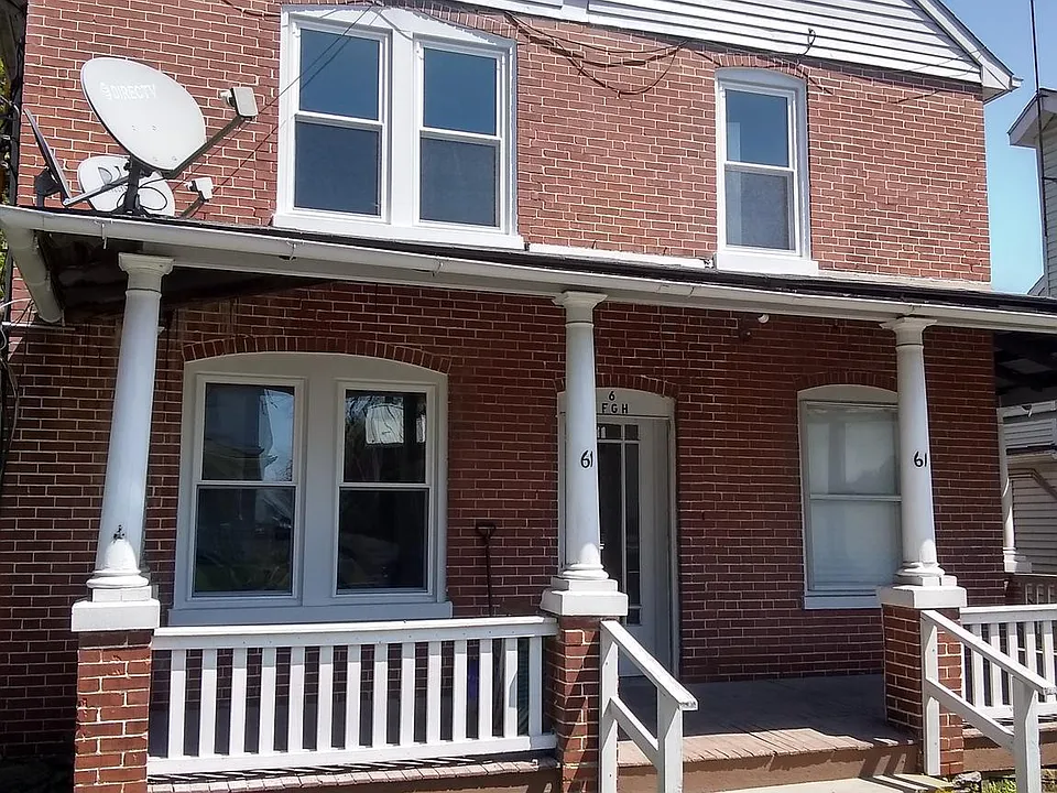 61 Main St #F