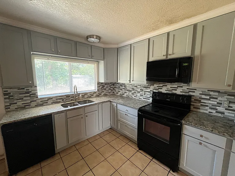 5346 War Horse Dr — Photo 6