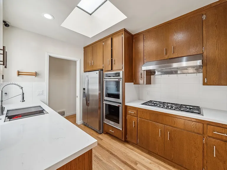 1750 N Point St — Photo 21