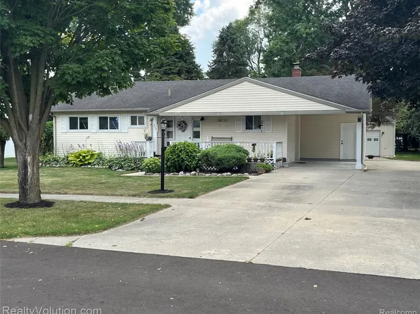 250 Engle St, Imlay City, MI 48444