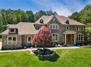 21 Edswood Ct, Orchard Park, NY 14127