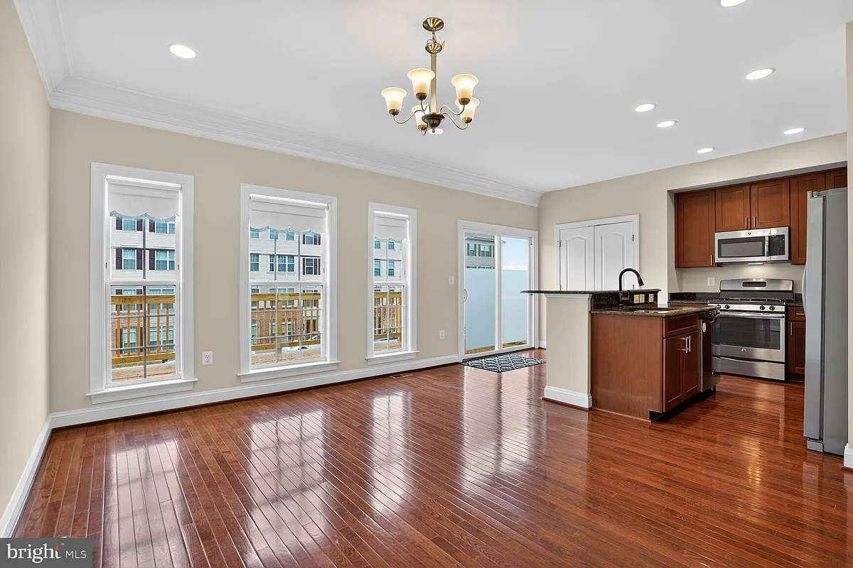 Building Photo - 3711 Chippendale Cir