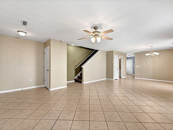 4th image of 2722 N Whit Ln