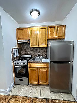 5th image of 87-12 166th St #2