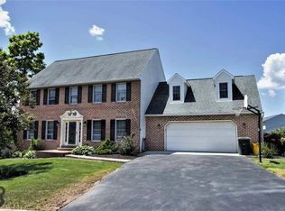 23 Park Dr, Dillsburg, PA 17019