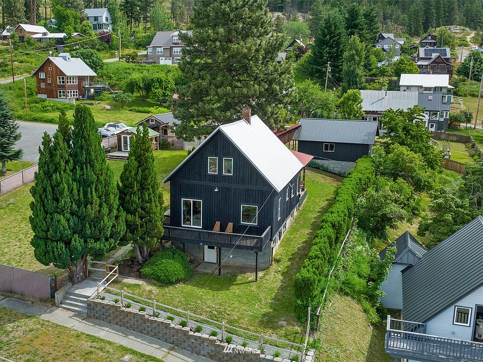 Location, Location! Awesome Brookside home!