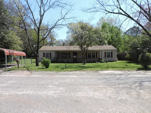 34 Center St, Williston, SC 29853