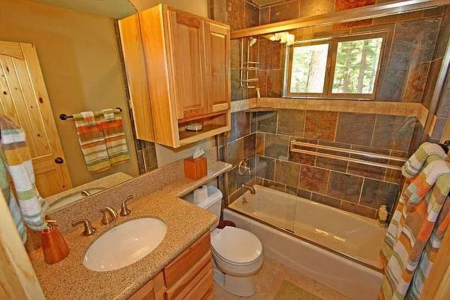 2108 Shawnee St — Photo 5