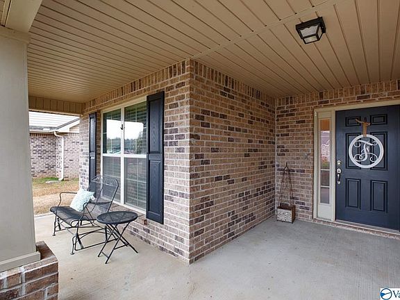3rd image of 114 Summer Cove Cir NW