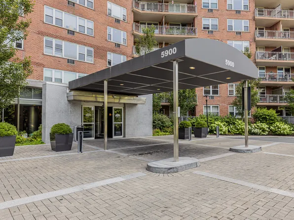 5900 Arlington Avenue image 11 of 20