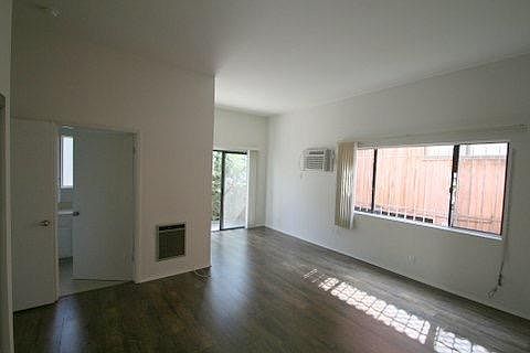 2nd image of 2360 S Beverly Glen Blvd APT 1
