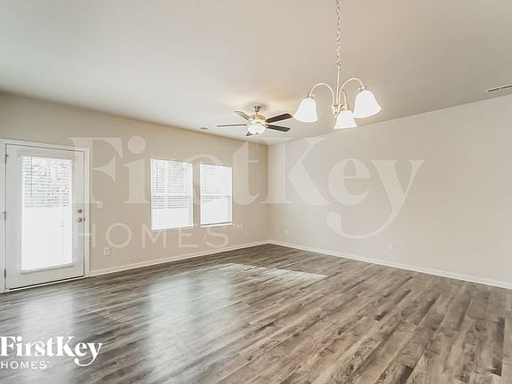 4th image of 9417 Village View Ct NW