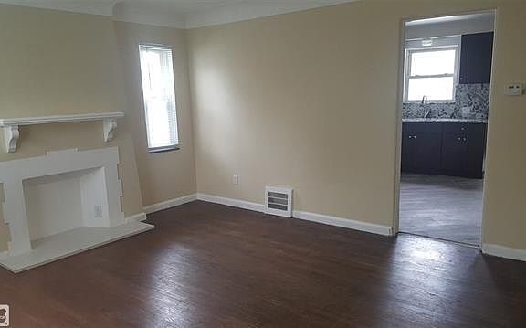 3rd image of 15020 Camden Ave