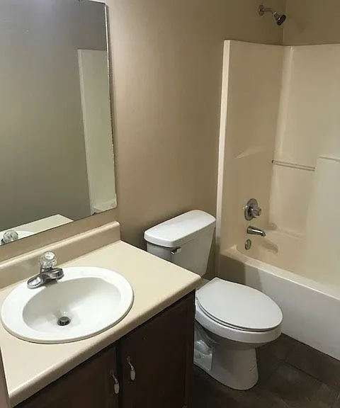 41 Carriage Ln #1-8 — Photo 10