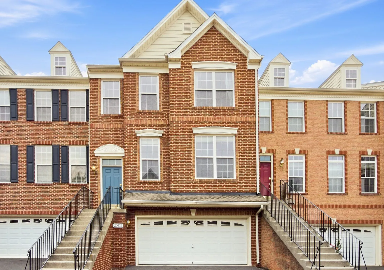 Stunning 4BR Townhome in Belmont Country Club Gated, Golf Course Community — Photo 1