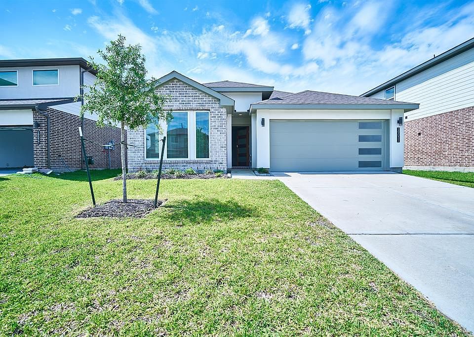 1st image of 19031 Derrington Manor Ln