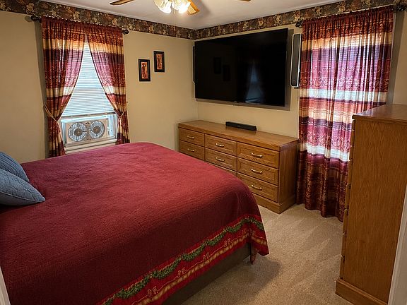 5th image of 449 Oakville Avenue
