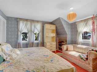 3 Oldwood Rd, Port Washington, NY 11050