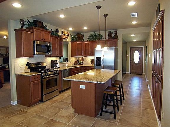 4th image of 1373 Cherry Hill Ln