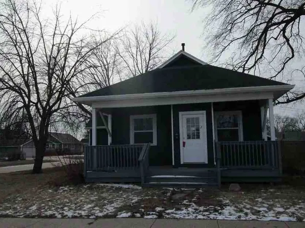 206 3rd St SE, Altoona, IA 50009