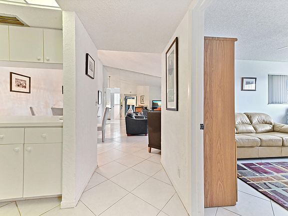 4th image of 15445 Lakes Of Delray Boulevard #202