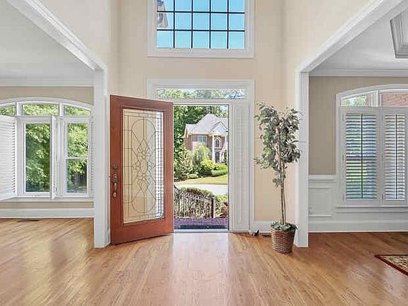 5th image of 2381 Oak Grove Mdws