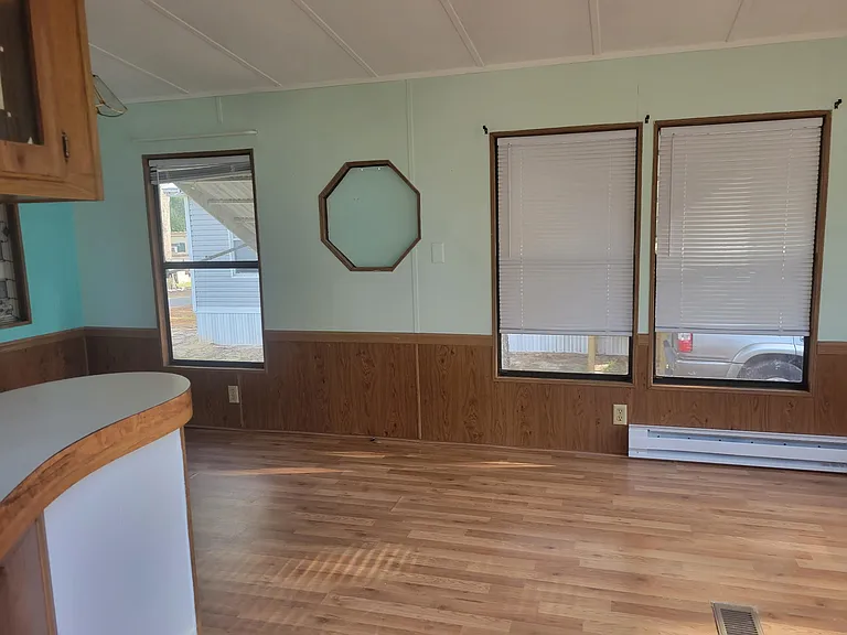 1720 NW 38th Ave #1B — Photo 3