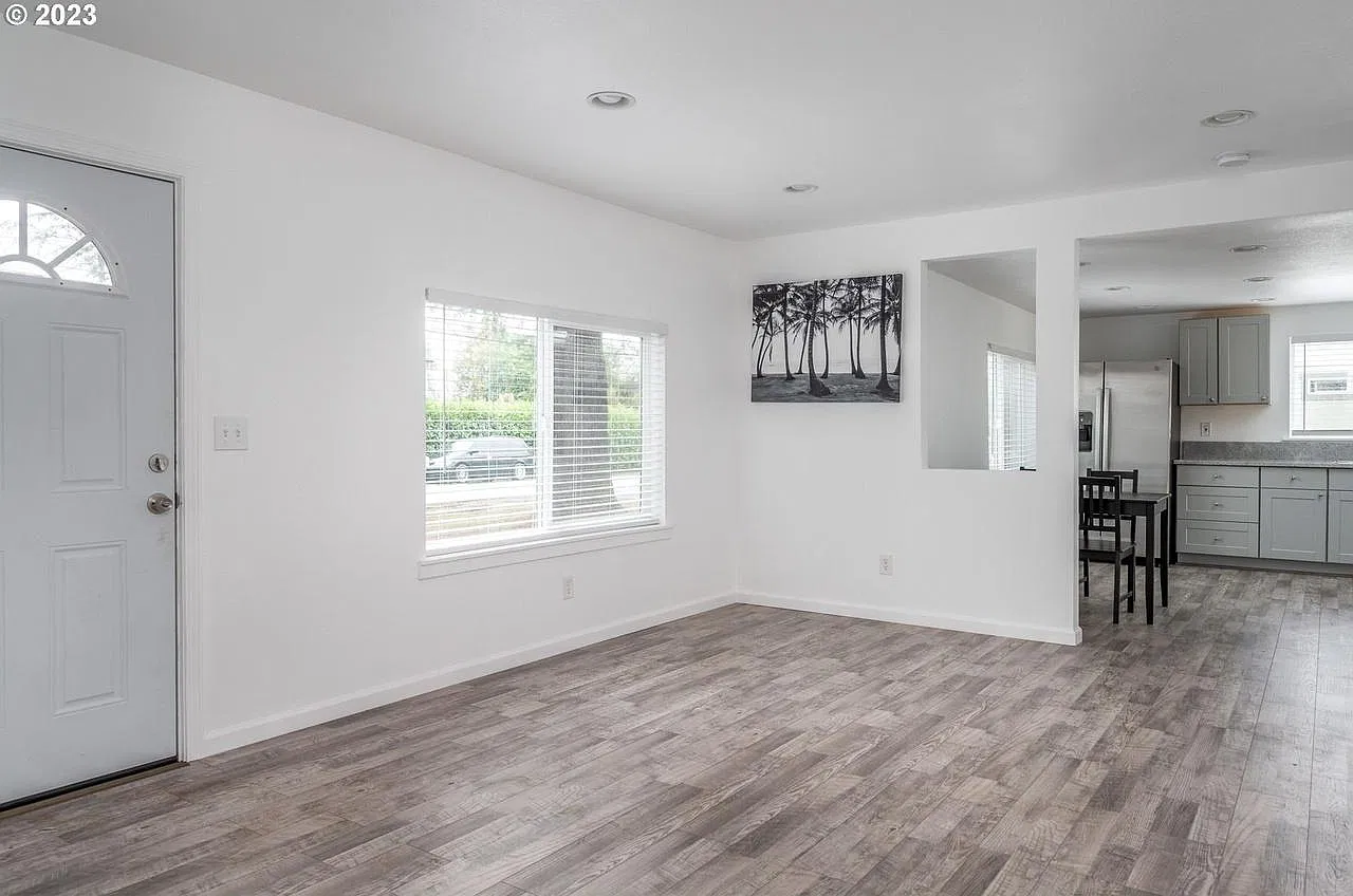 2650 SE 164th Ave — Photo 4