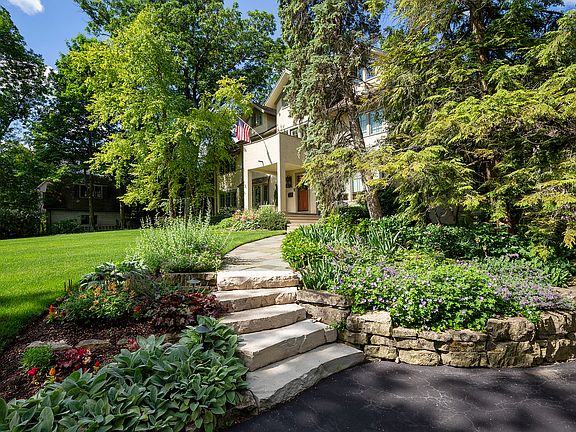 2nd image of 1080 Fisher Crescent Ln