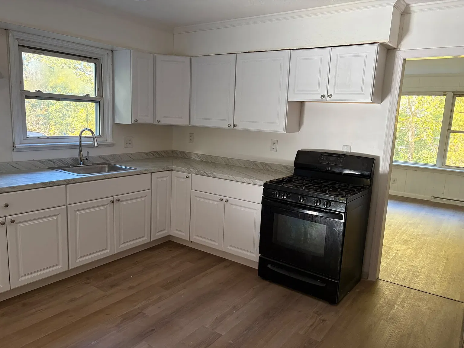 3 bed, $2,300 — Photo 2